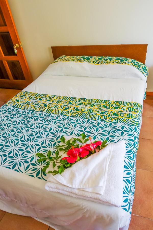 Lynn'S Getaway Hotel Apia Extérieur photo