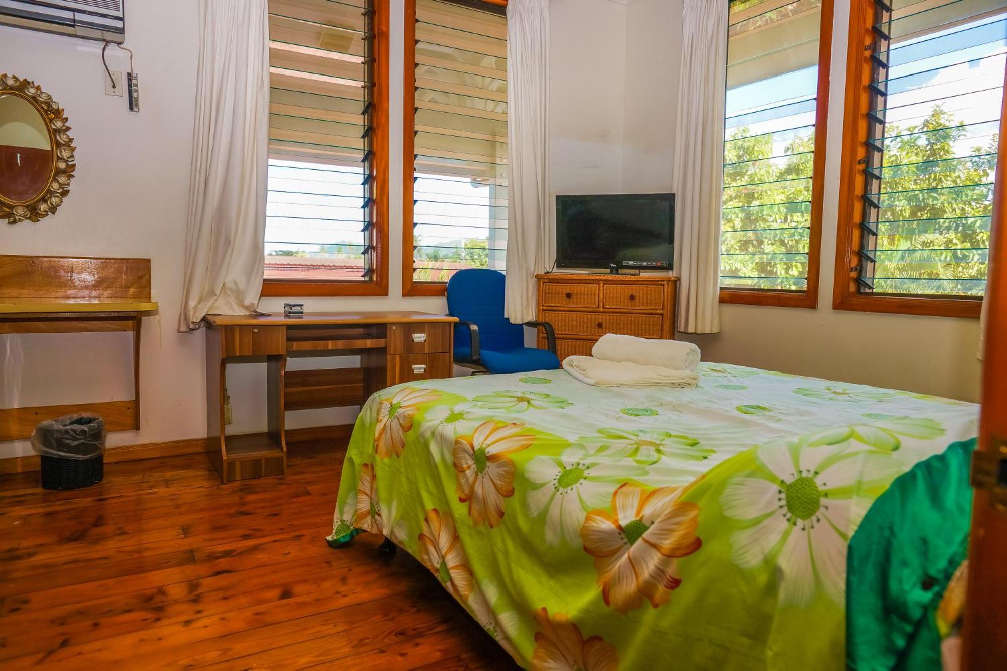 Lynn'S Getaway Hotel Apia Extérieur photo
