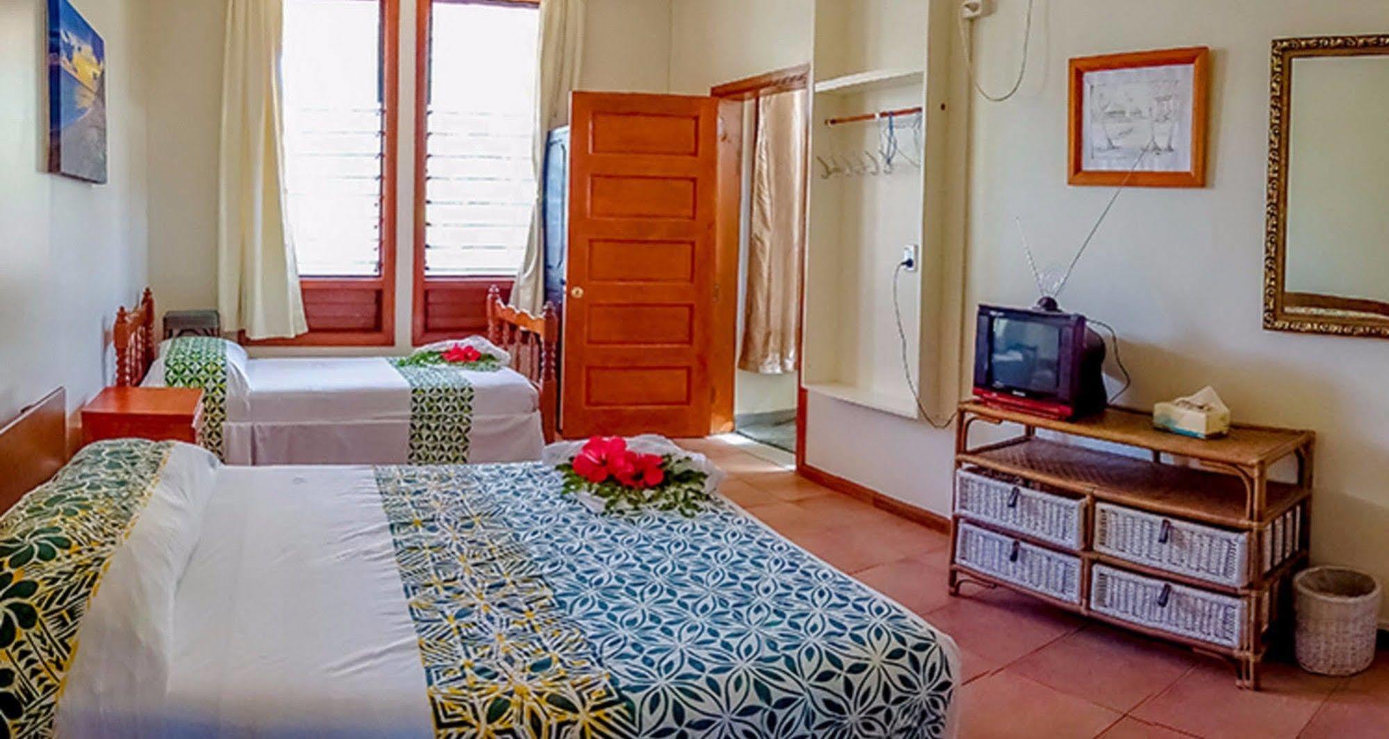 Lynn'S Getaway Hotel Apia Extérieur photo