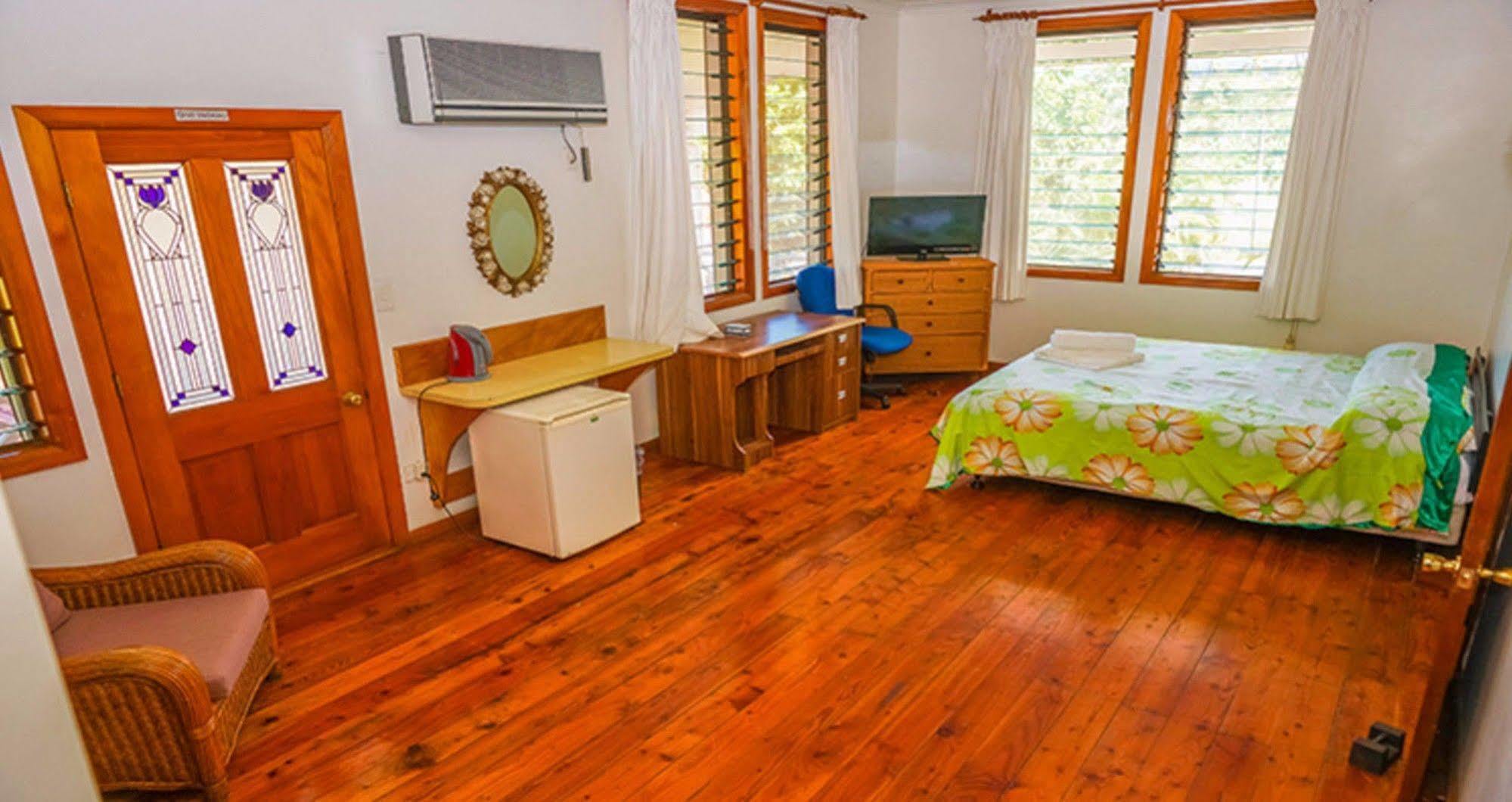 Lynn'S Getaway Hotel Apia Extérieur photo